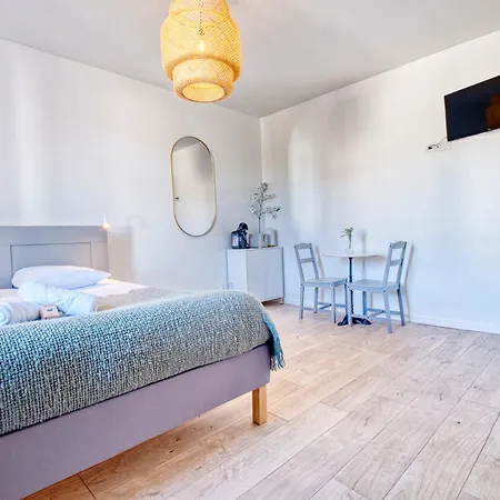 L'etape Perigourdine - Cosy, Gare De Périgueux